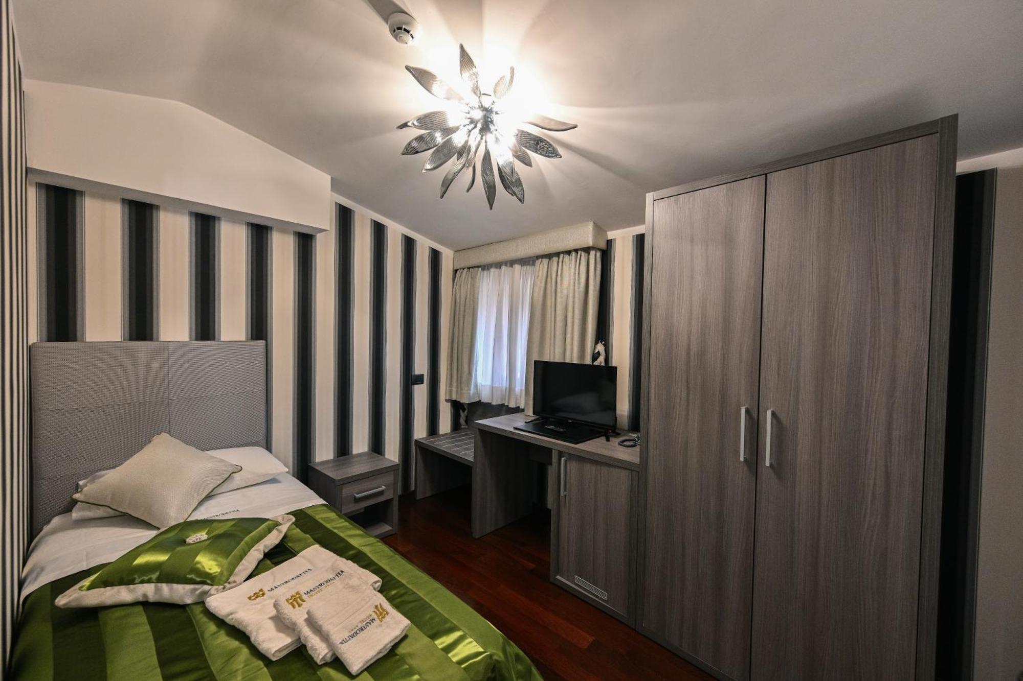 Hotel Mastrodattia Celano Luaran gambar